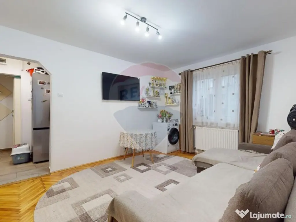 Apartament cu 2 camere de vânzare în zona Florilor