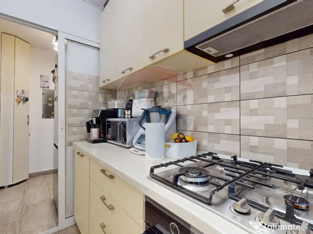 Apartament cu 2 camere de vânzare în zona Florilor