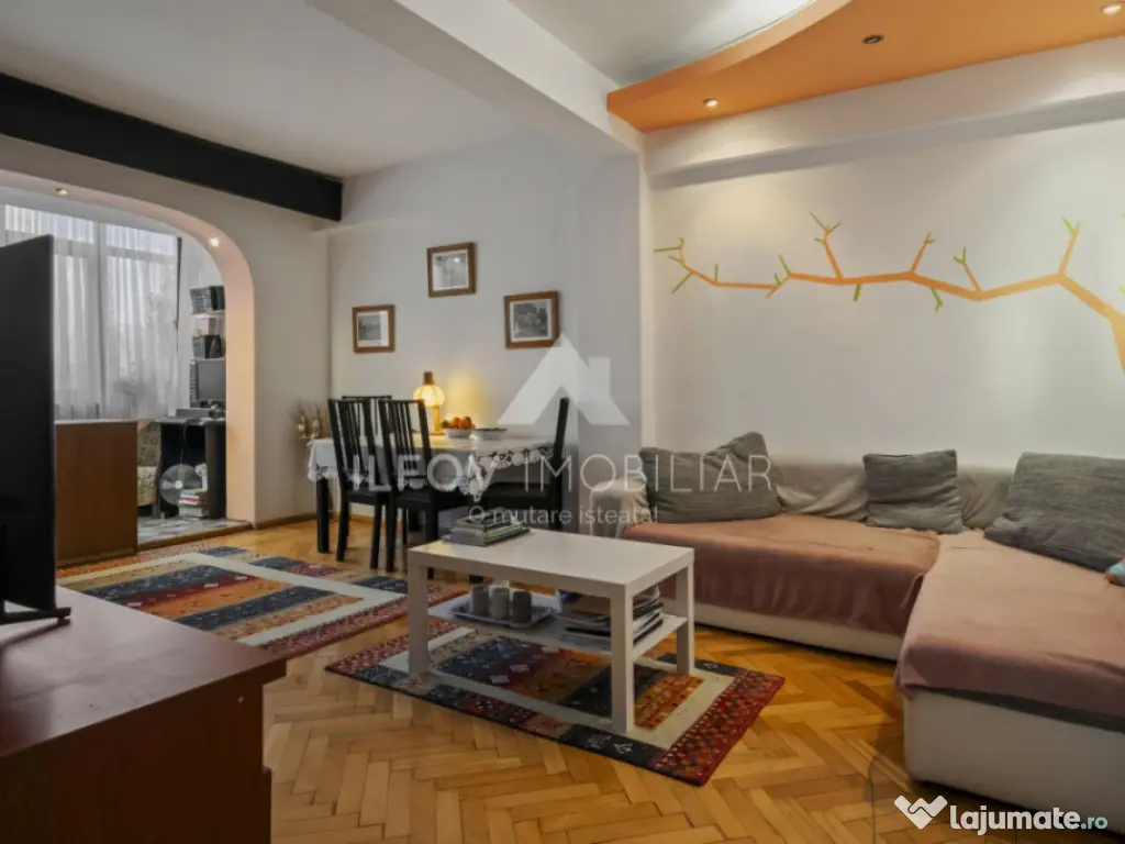 Apartament 3 camere Pța Romană, vedere spre spate, spațio 