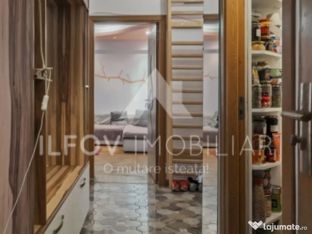 Apartament 3 camere Pța Romană, vedere spre spate, spațio 