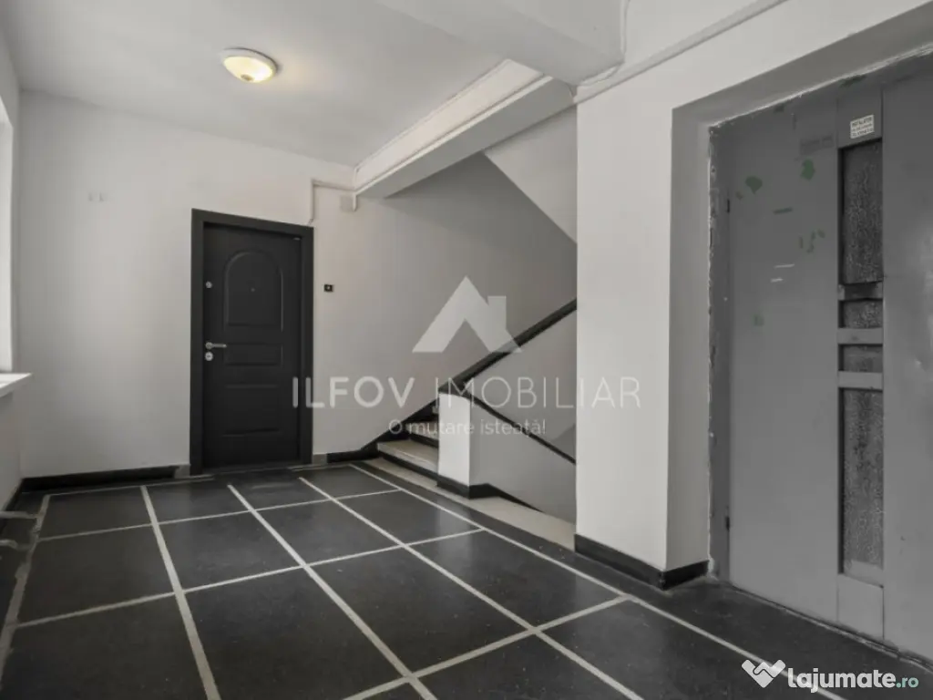 Apartament 3 camere Pța Romană, vedere spre spate, spațio 