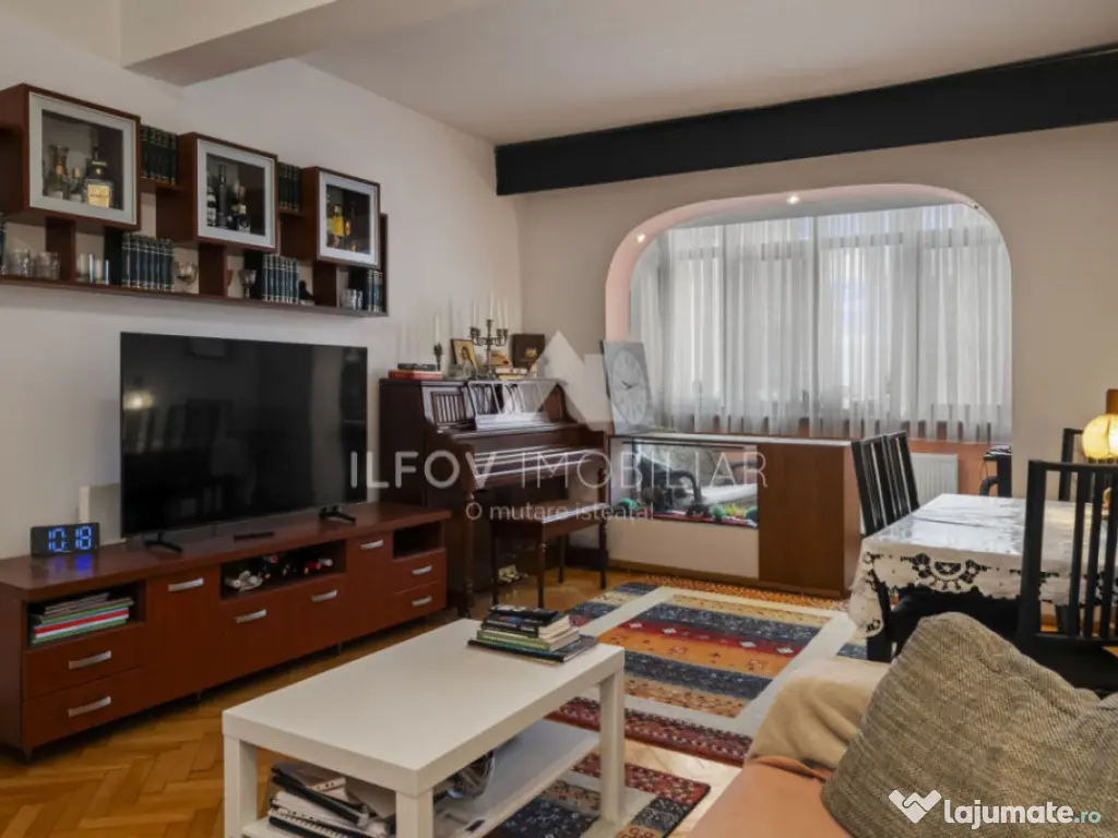 Apartament 3 camere Pța Romană, vedere spre spate, spațio 