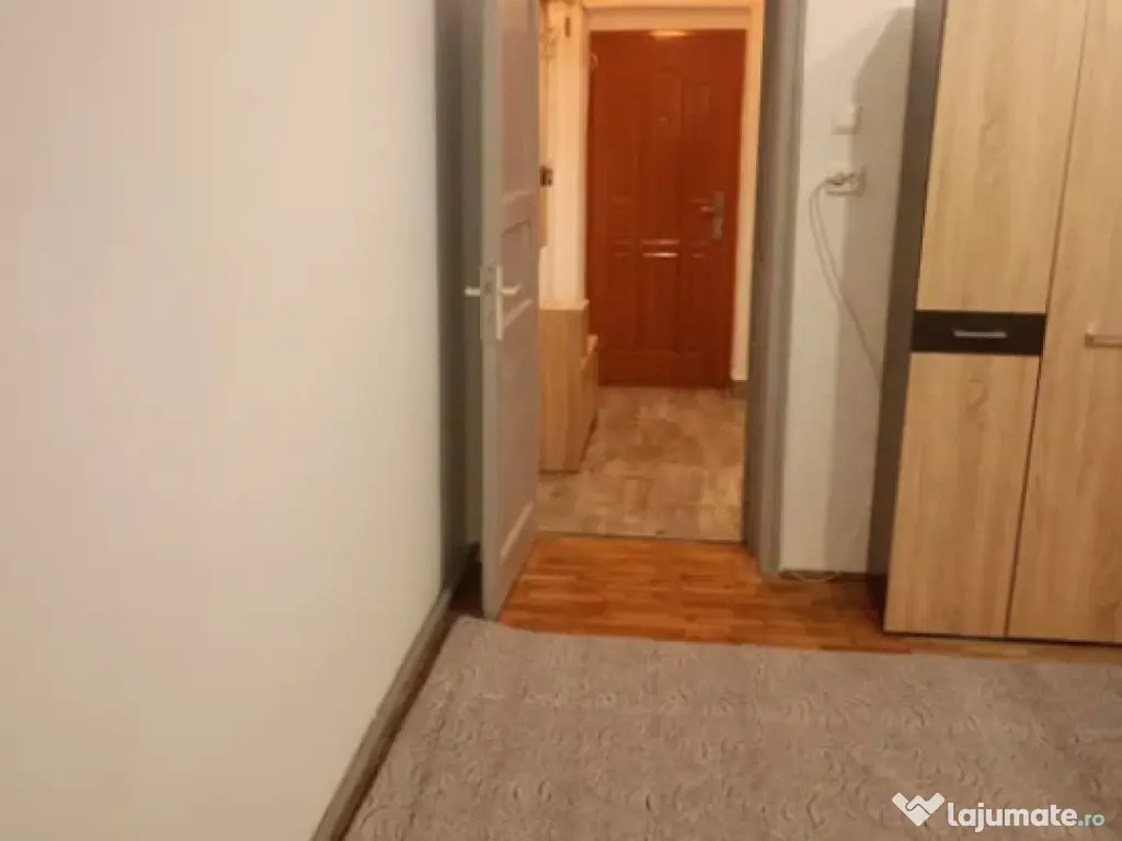 Apartament 2 camere, semidecomandat - zona Astra