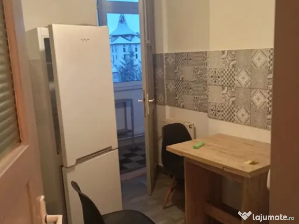 Apartament 2 camere, semidecomandat - zona Astra