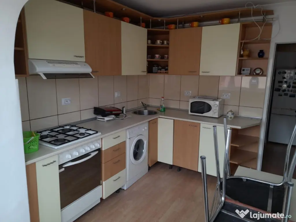 Apartament 2camere de închiriat. 