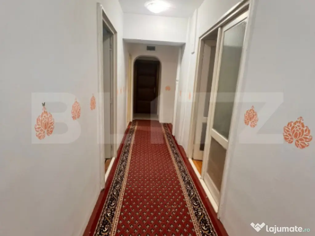 Apartament 4 camere,2 bai,2 balcoane+boxa zona CEC 