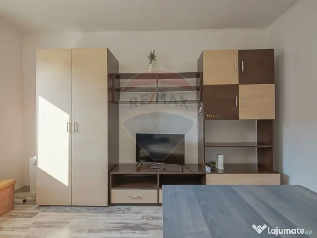 Garsoniera de închiriat în zona Bartolomeu 