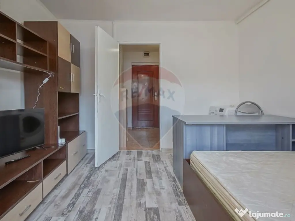 Garsoniera de închiriat în zona Bartolomeu 