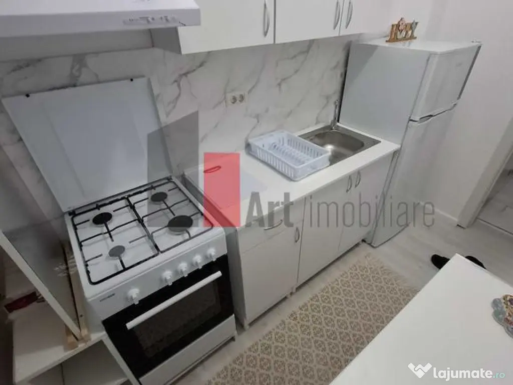 Inchiriez apartament 2 camere, bloc nou, -loc de parcare-... 