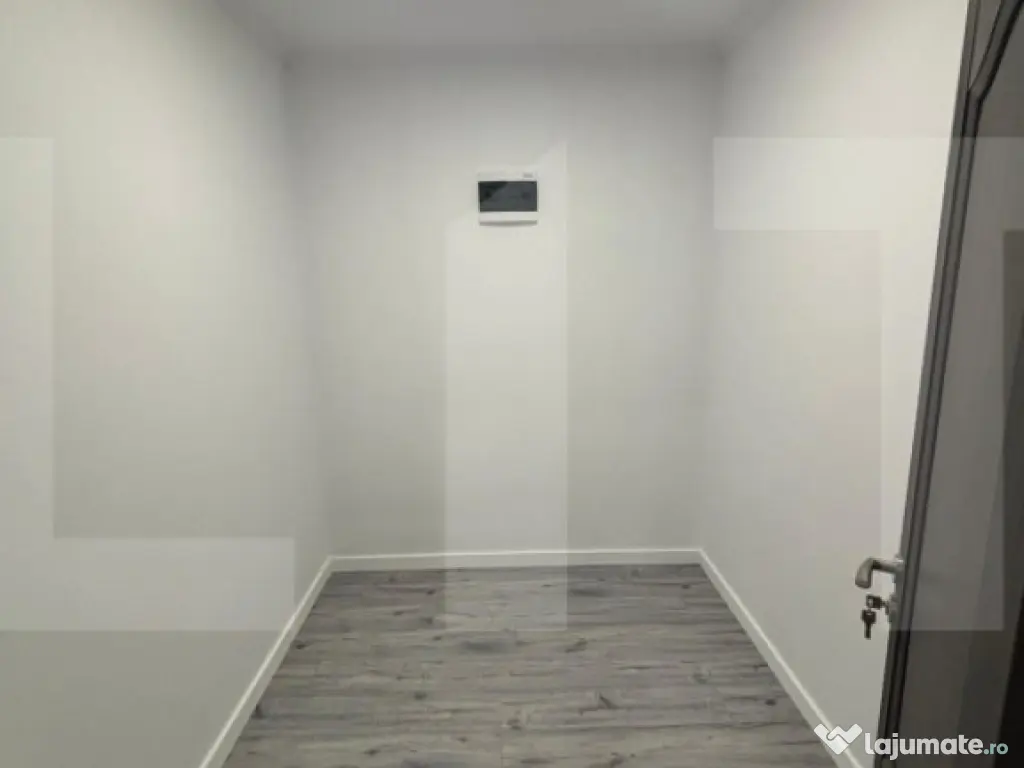 Casă Noua cu etaj, 5cam , 3bai, Terasa de 30mp, încălzire