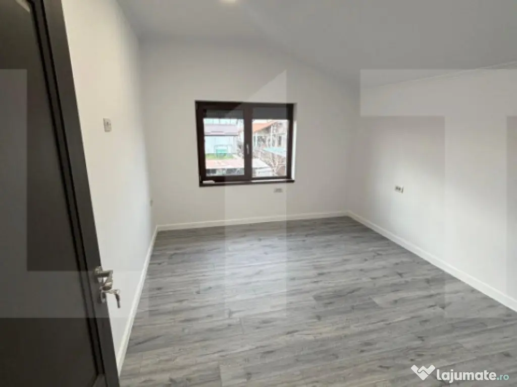 Casă Noua cu etaj, 5cam , 3bai, Terasa de 30mp, încălzire