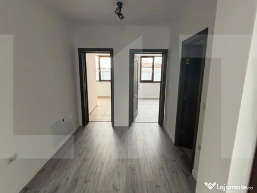 Casă Noua cu etaj, 5cam , 3bai, Terasa de 30mp, încălzire