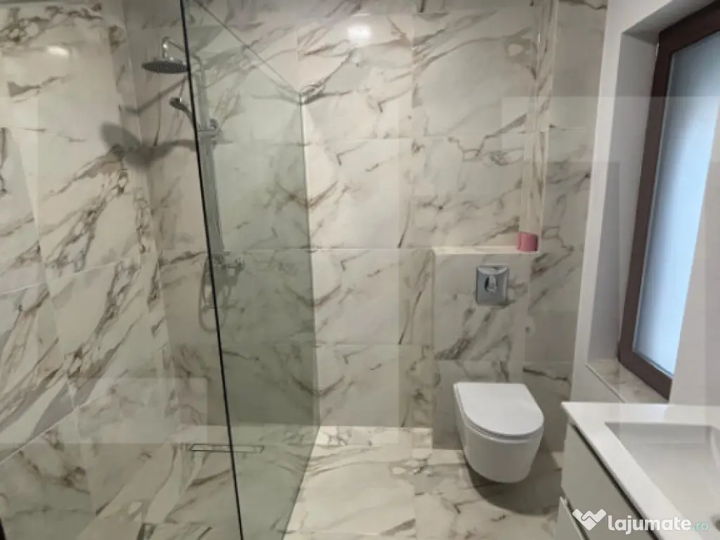 Casă Noua cu etaj, 5cam , 3bai, Terasa de 30mp, încălzire