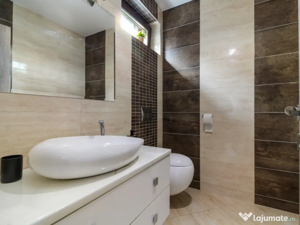 Casa LA CHEIE cu 5 camere si 4 bai, 200 mp, aproape de LIDL, 