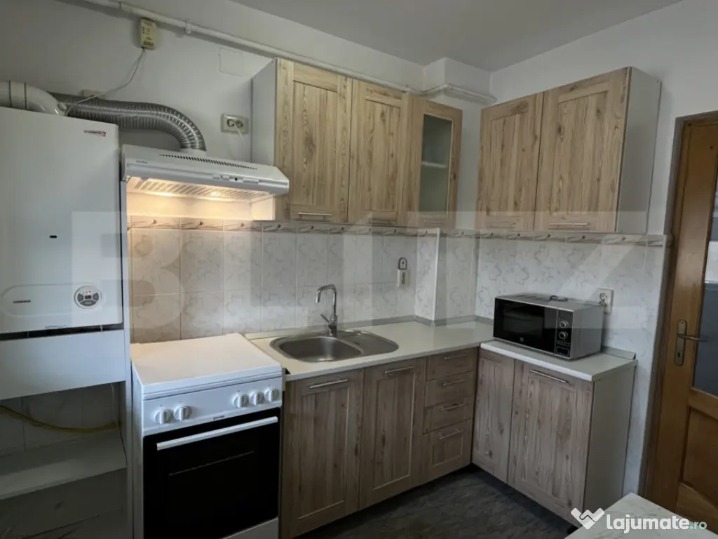 Apartament 2 camere, decomandate, 49 mp, zona Florilor 