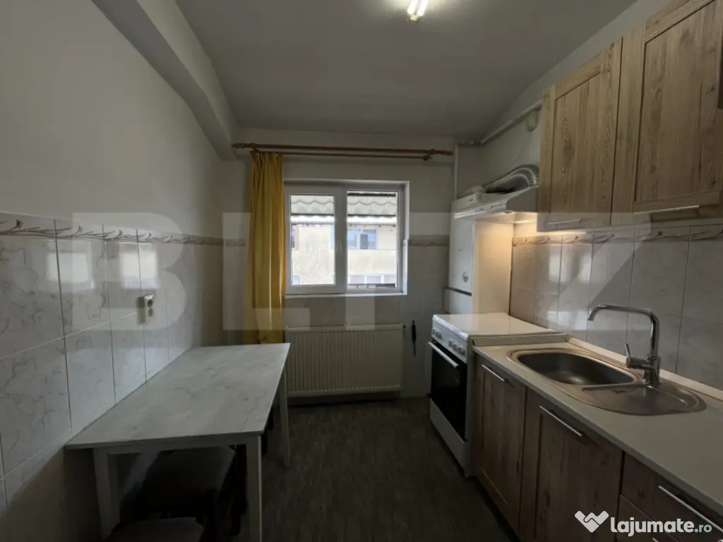 Apartament 2 camere, decomandate, 49 mp, zona Florilor 