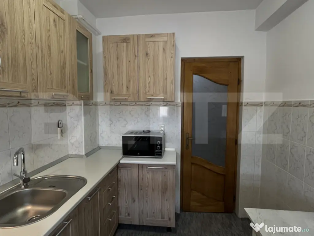 Apartament 2 camere, decomandate, 49 mp, zona Florilor 