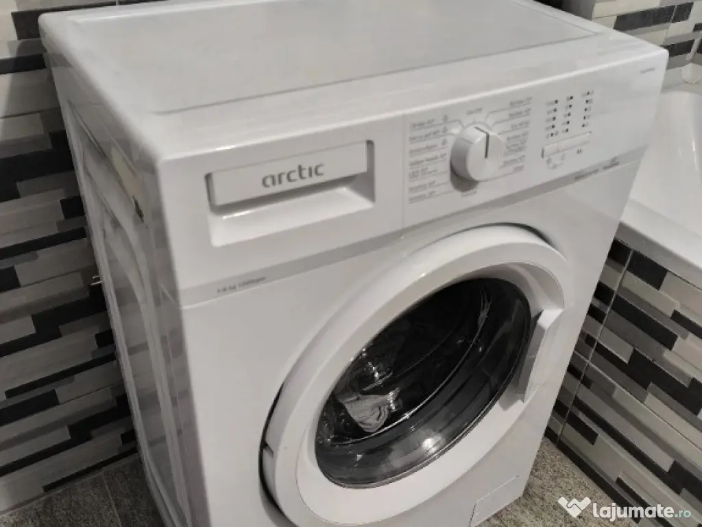 Proprietar Garsoniera Titan Minis metrou renovata nou prima inchiriere 