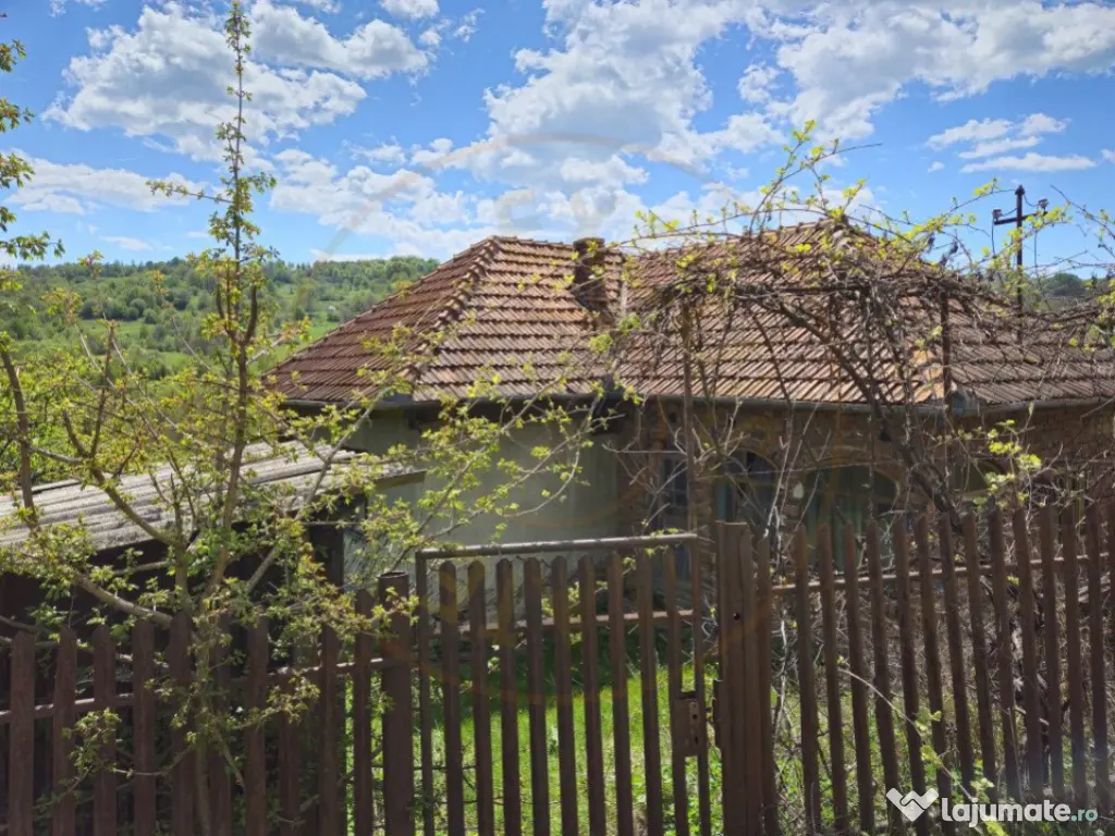 Teren 1200 mp + Casa - Comuna Arefu 