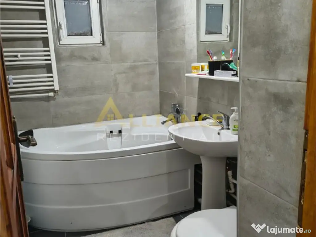 Apartament 3 Camere Decomandat – 450 m Metrou Aparatori... 