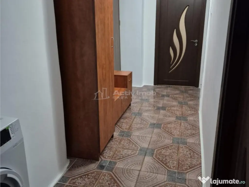 2 camere, decomandat, etaj 5 din 10, Bd.Unirii Sud -comision 