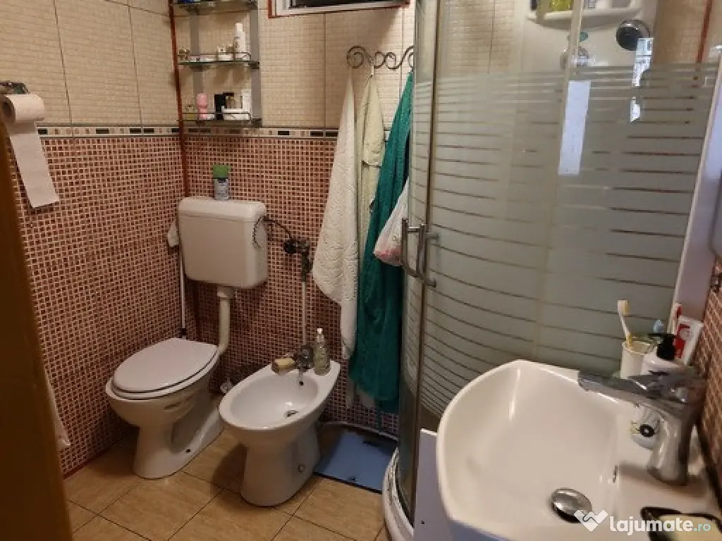 Casa de vanzare zona muncitoresc Resita, Caras-Severin 