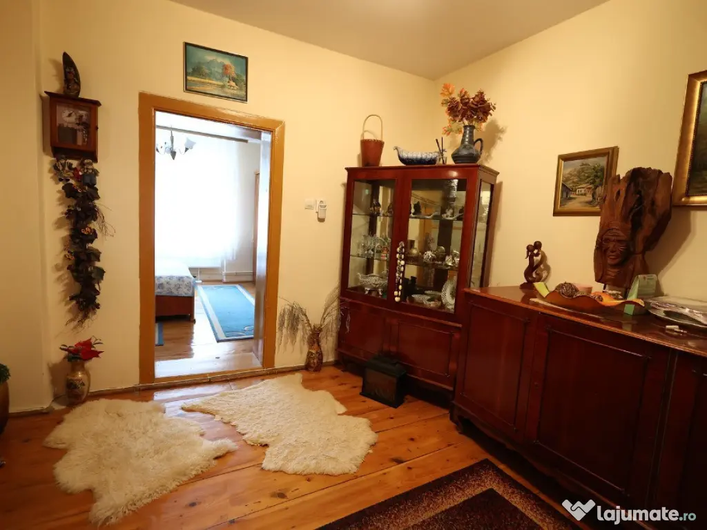 Casa de vanzare zona muncitoresc Resita, Caras-Severin 