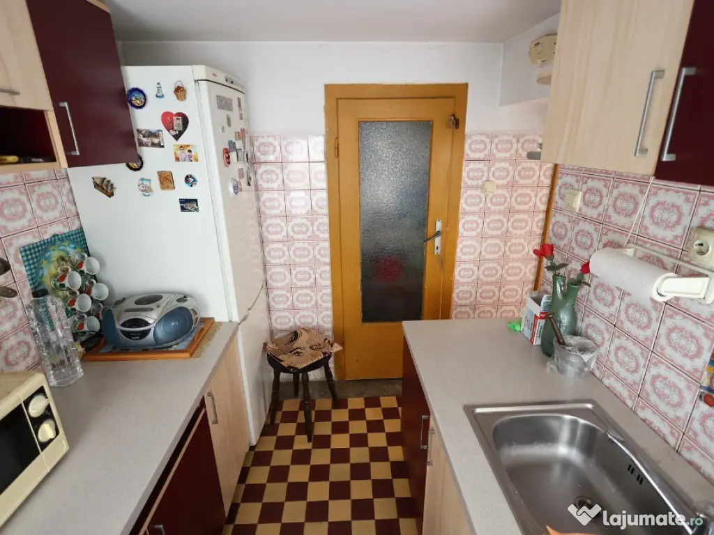 Casa de vanzare zona muncitoresc Resita, Caras-Severin 