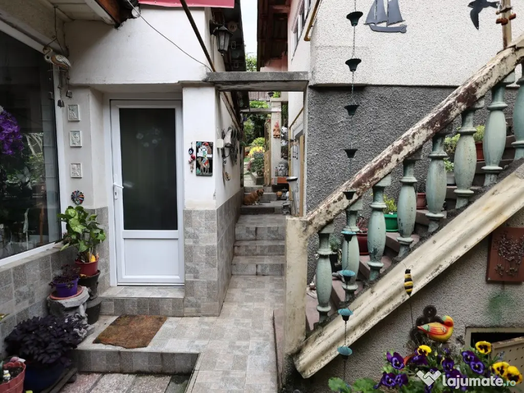 Casa de vanzare zona muncitoresc Resita, Caras-Severin 