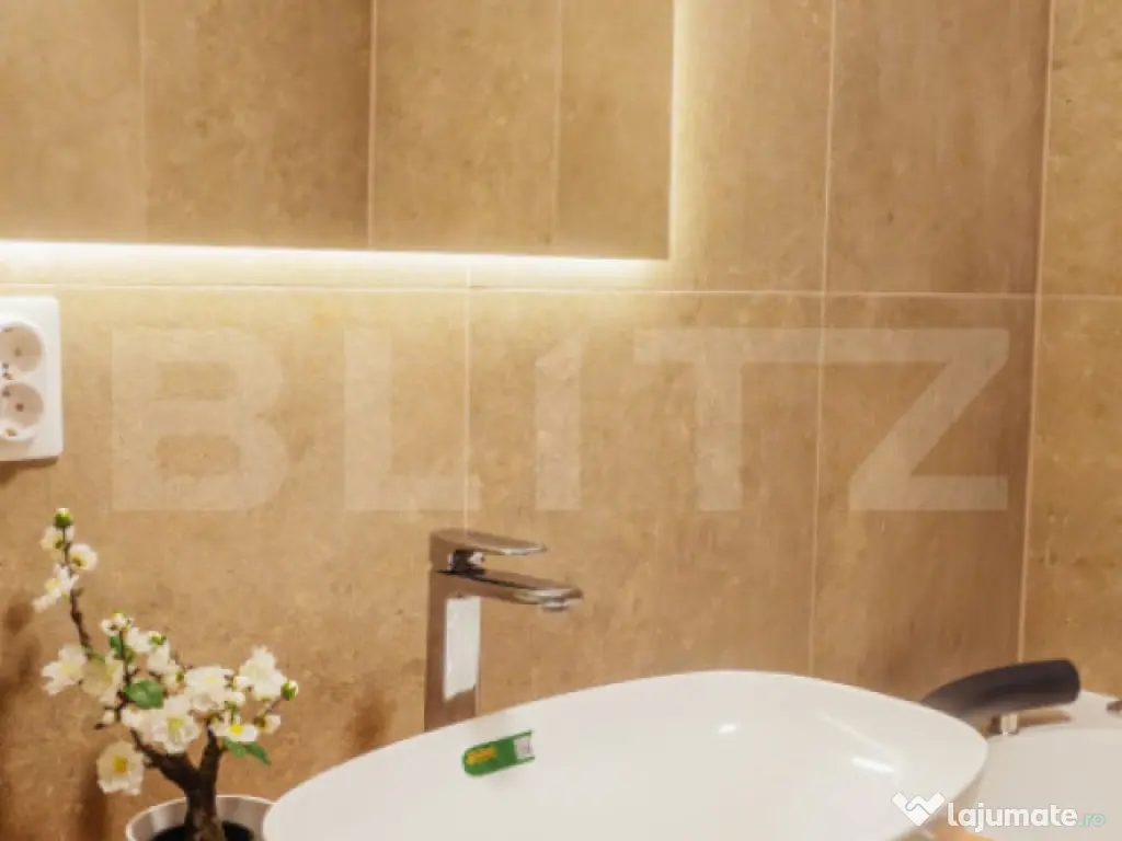 Apartament lu, 2 camere, 58 mp, intermediar, terasă, garaj,