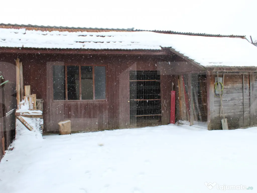 Casă solidă cu teren în Boroșneu Mic – liniște si nat