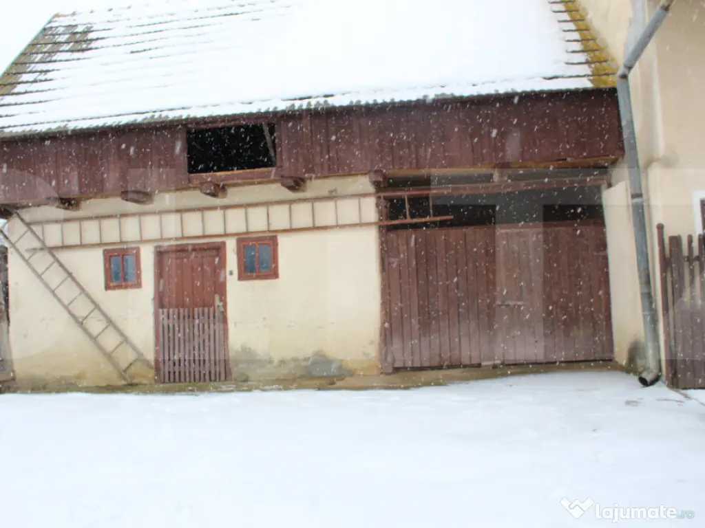 Casă solidă cu teren în Boroșneu Mic – liniște si nat