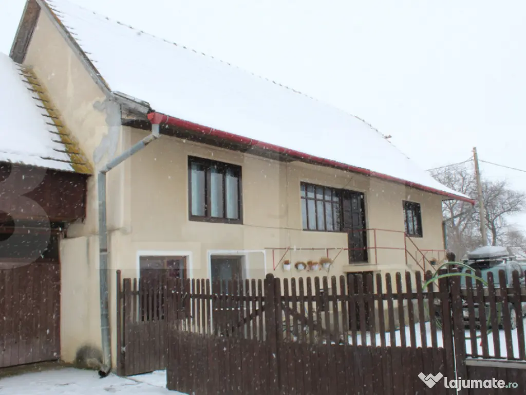 Casă solidă cu teren în Boroșneu Mic – liniște si nat