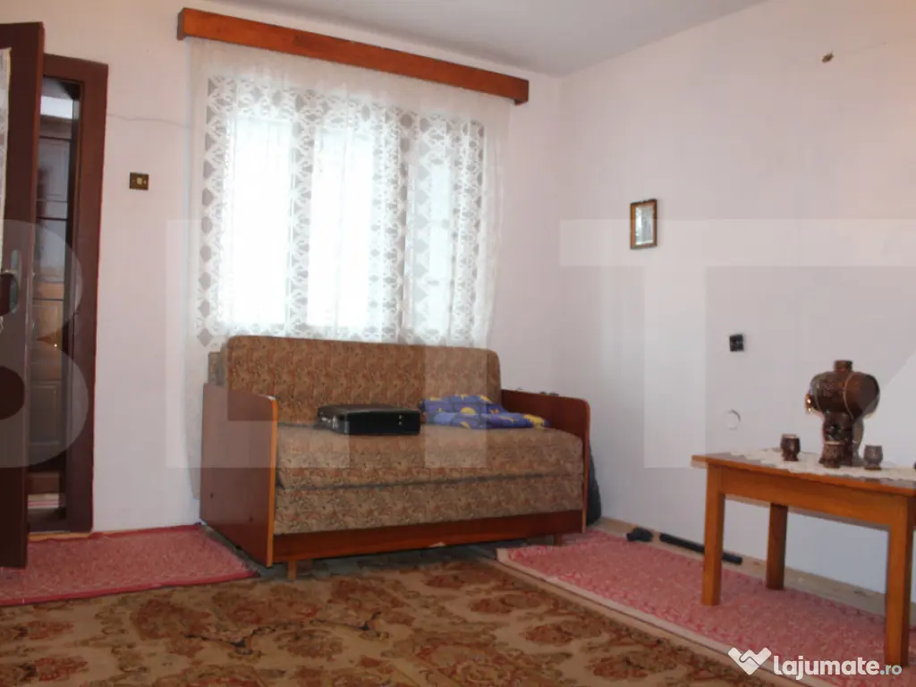 Casă solidă cu teren în Boroșneu Mic – liniște si nat
