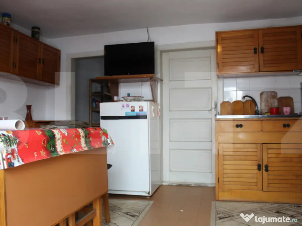 Casă solidă cu teren în Boroșneu Mic – liniște si nat