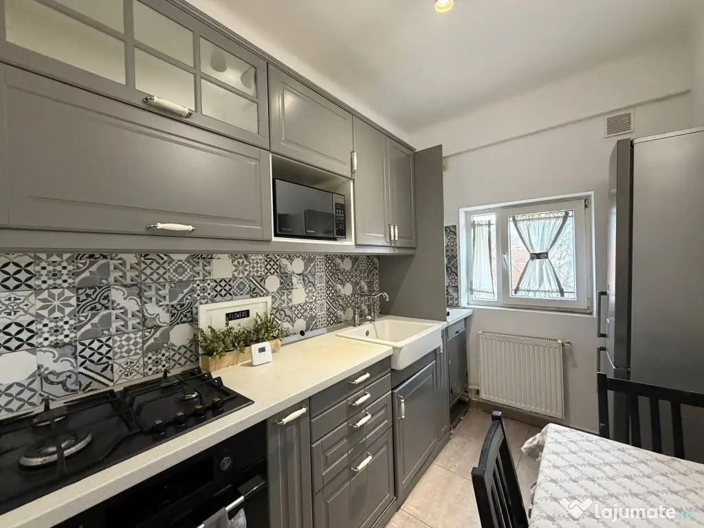 3 camere 2 bai etaj 3 apartament renovat recent, proprietar 