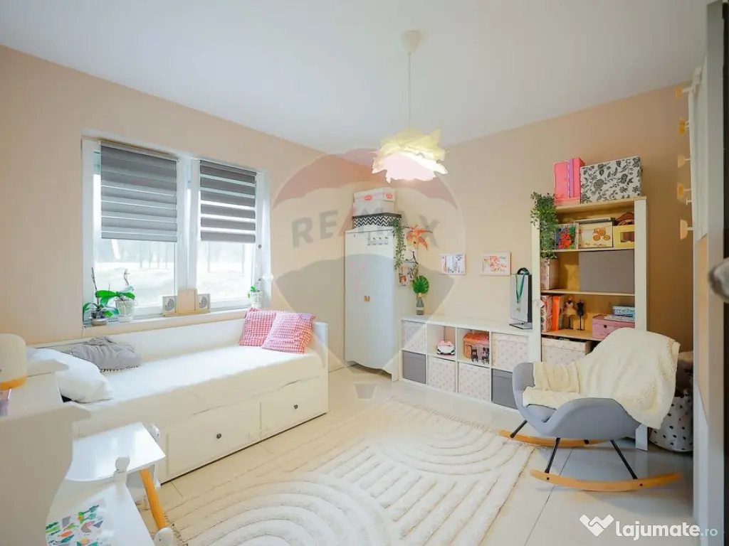 Apartament cu terasă și panoramă de vânzare, zona Hil... 