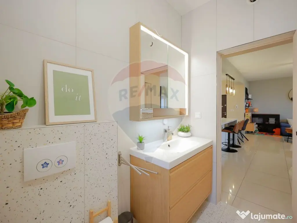 Apartament cu terasă și panoramă de vânzare, zona Hil... 