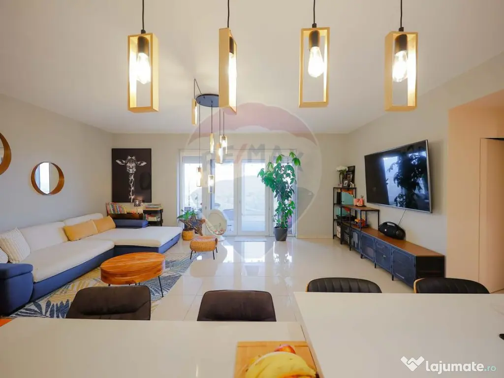 Apartament cu terasă și panoramă de vânzare, zona Hil... 