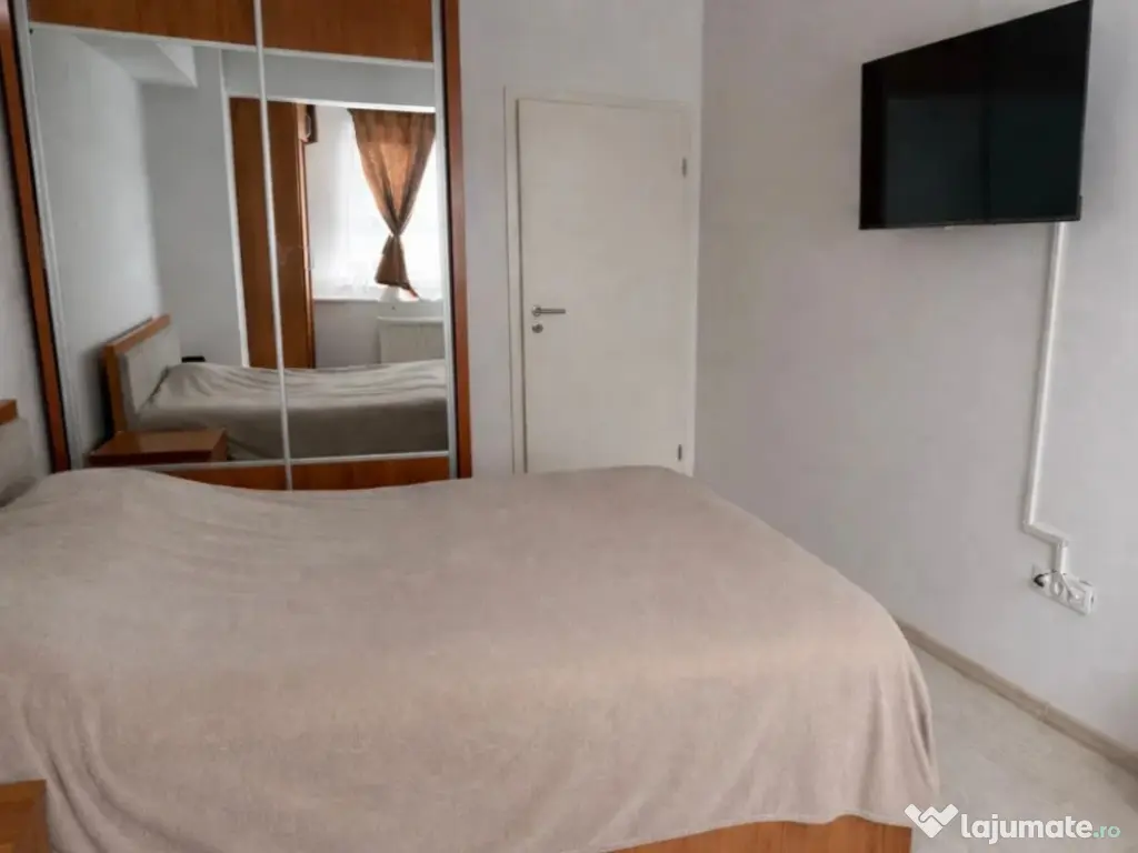 Apartament 3 camere, decomandat - zona Tractorul 