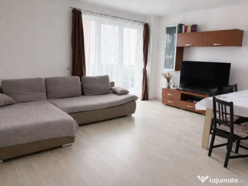 Apartament 3 camere, decomandat - zona Tractorul 