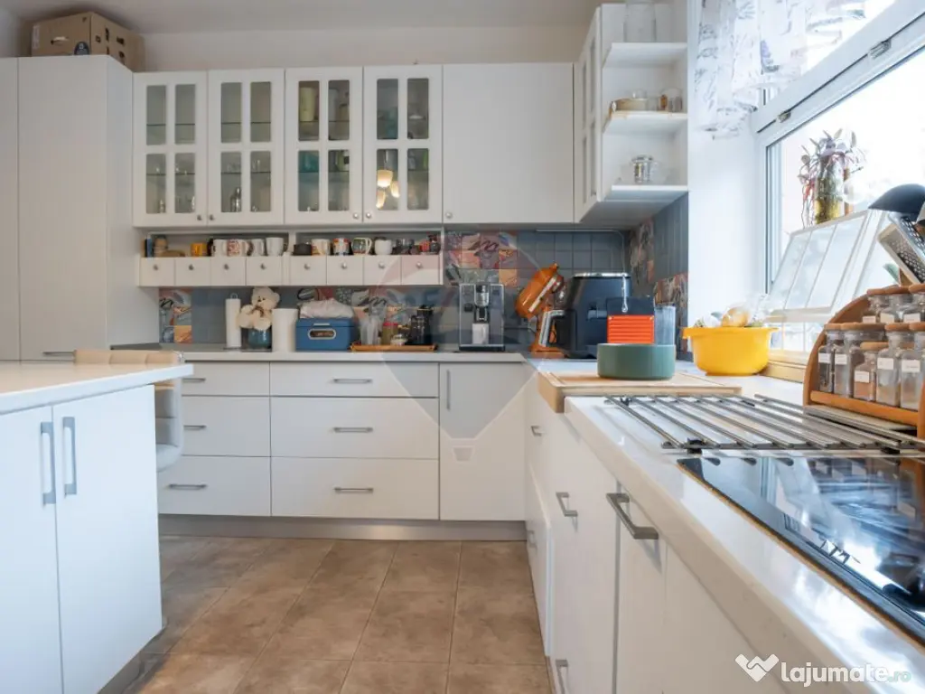 DE VANZARE Reședință Premium cu Piscină și Teren Gen... 