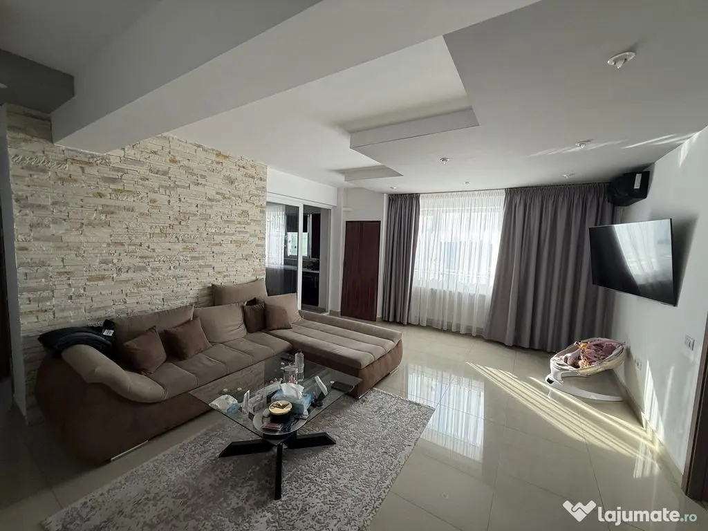 Apartament 3 camere zona Bratianu 