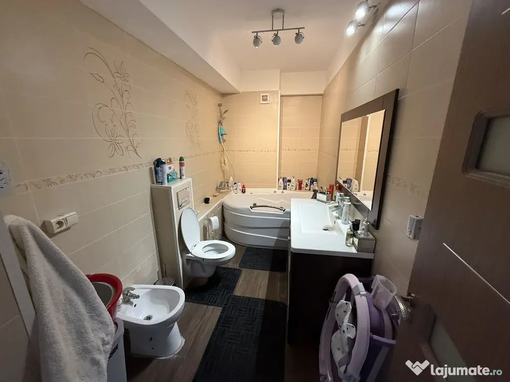 Apartament 3 camere zona Bratianu 