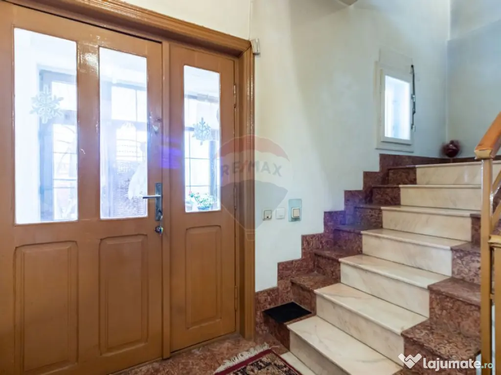 Casă / Vilă cu 4 camere de vânzare în zona Giulesti S... 