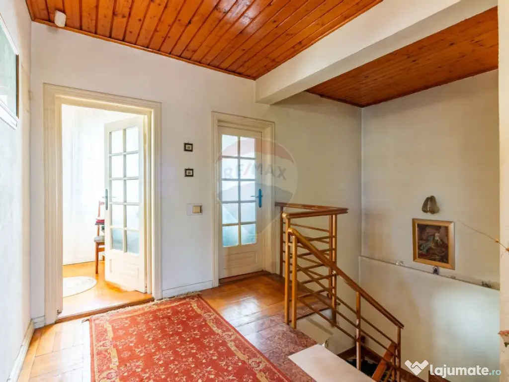 Casă / Vilă cu 4 camere de vânzare în zona Giulesti S... 