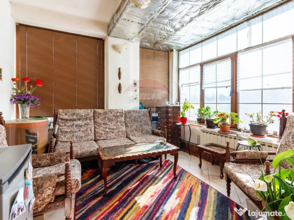 Casă / Vilă cu 4 camere de vânzare în zona Giulesti S... 