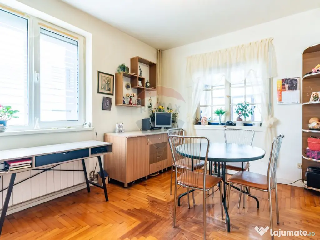 Casă / Vilă cu 4 camere de vânzare în zona Giulesti S... 