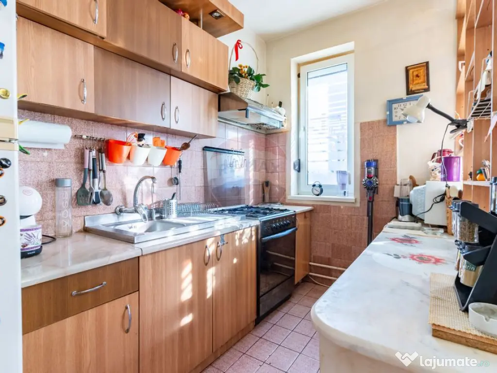 Casă / Vilă cu 4 camere de vânzare în zona Giulesti S... 