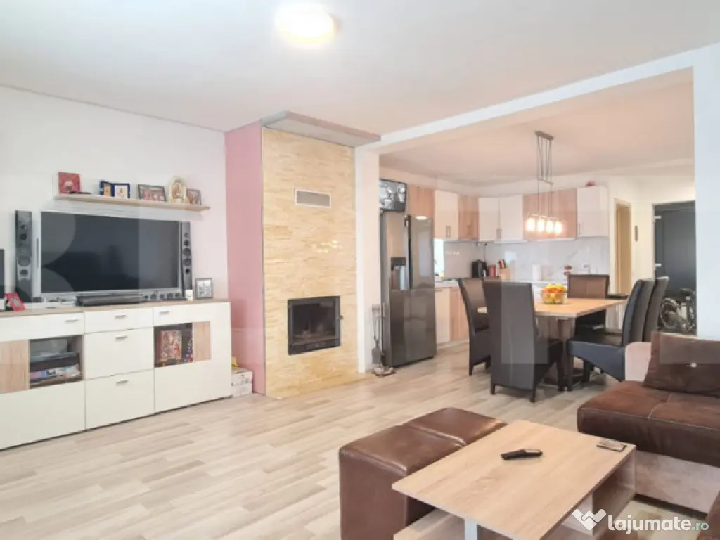 Casa cu 4 camere cartier Izvor Tarlungeni 2 locuri parcare